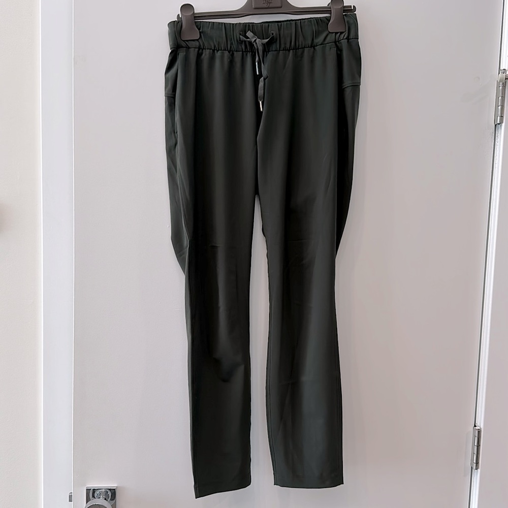 LULULEMON PANTS WITH POCKETS GREEN SIZE 4 CA 35801 RN 106259